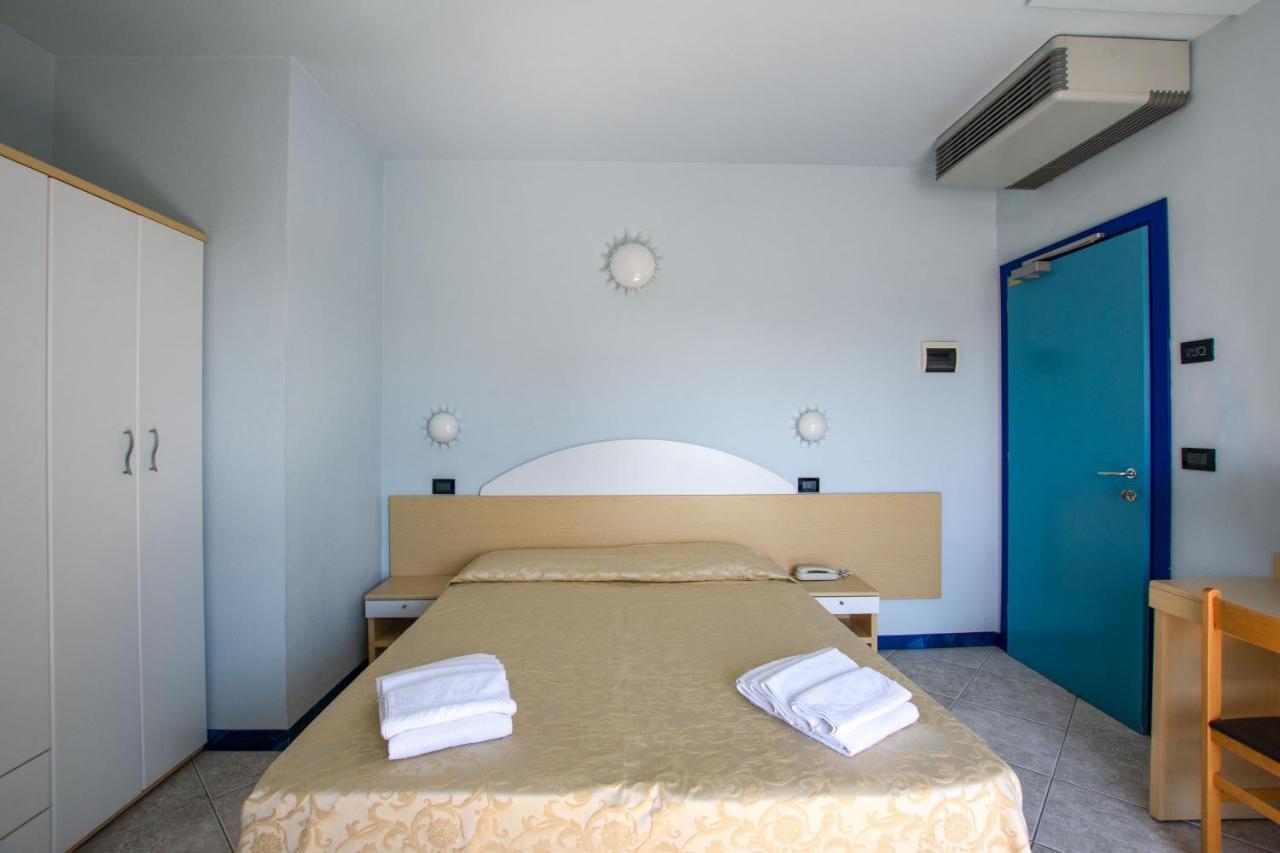 Hotel Bristol Misano Adriatico Eksteriør billede