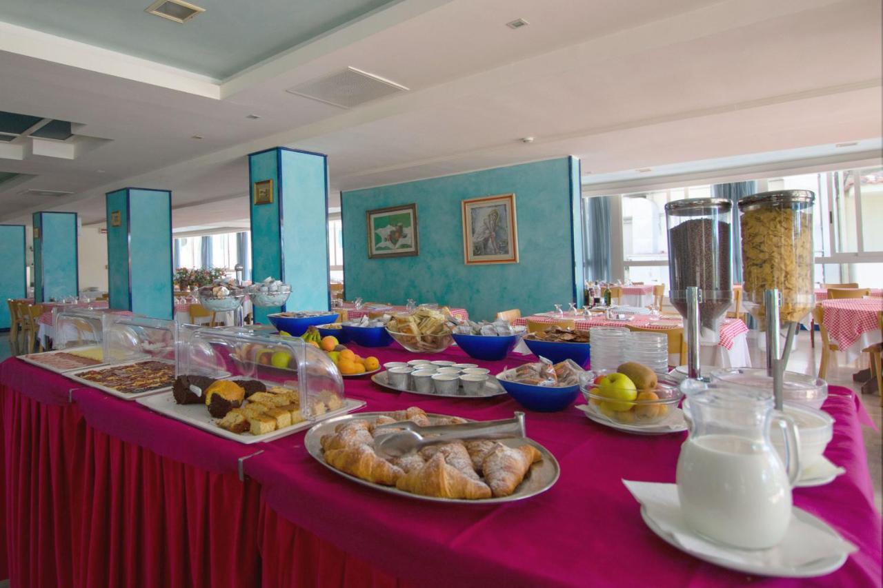 Hotel Bristol Misano Adriatico Eksteriør billede
