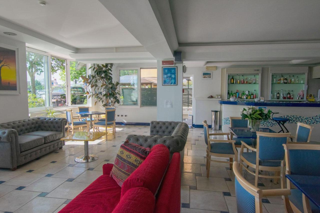 Hotel Bristol Misano Adriatico Eksteriør billede