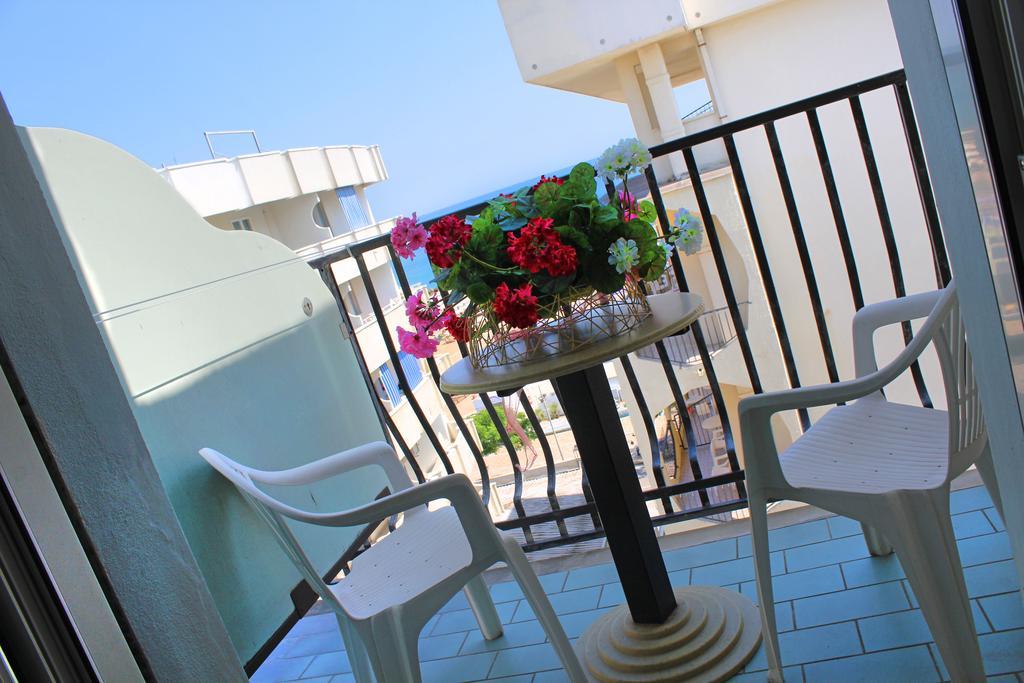 Hotel Bristol Misano Adriatico Eksteriør billede